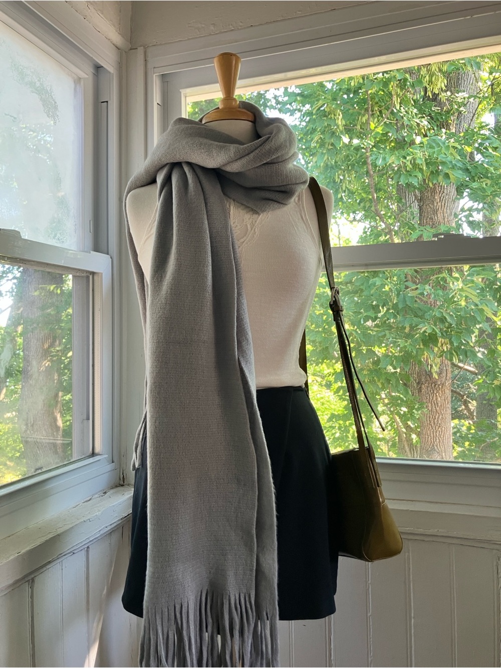 NWT Steve Madden Light Gray Knit Scarf